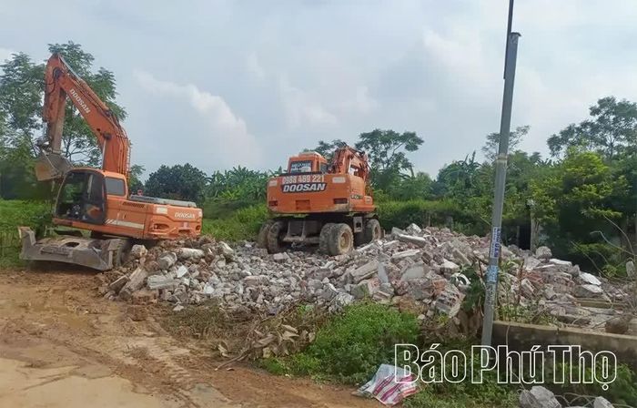 Xã Dân Chủ quyết liệt tháo gỡ khó khăn, bàn giao mặt bằng cho đơn vị thi công.