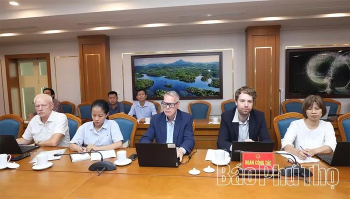 Đoàn công tác Ngân hàng Tái thiết Đức tại buổi làm việc.