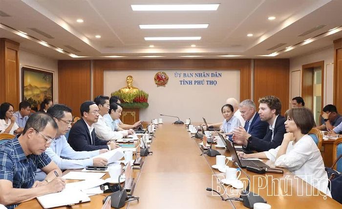 Quang cảnh buổi làm việc.