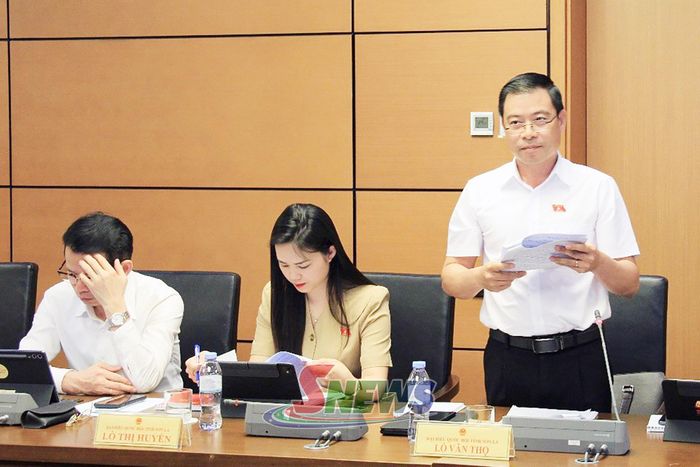 Đại biểu Lò Văn Thọ phát biểu