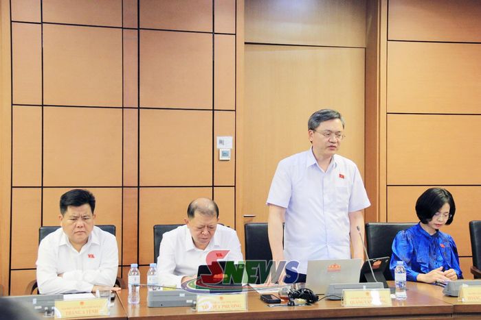 Đại biểu Quàng Văn Hương phát biểu