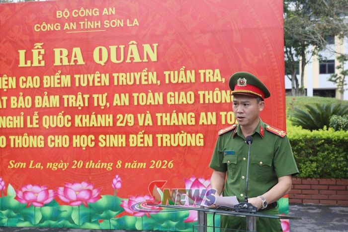 Lãnh đạo Công an tỉnh phát biểu tại Lễ ra quân.