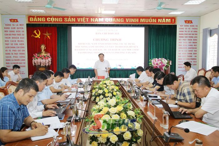 Chương trình khảo sát, nắm tình hình công tác sử dụng đất nông lâm trường và việc di dời đàn bò sữa.