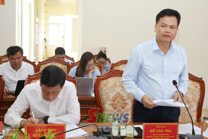 Lãnh đạo Sở Nông nghiệp và Môi trường báo cáo tại cuộc làm việc.