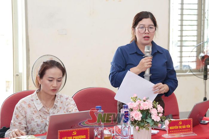 Đồng chí Bí thư Đảng ủy xã Mường Chanh phát biểu tại cuộc làm việc.