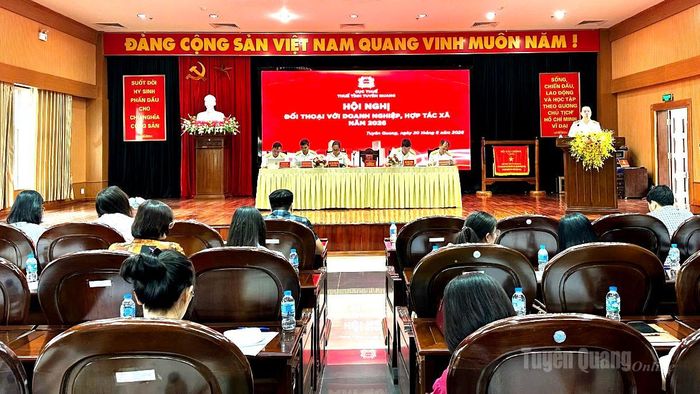 Thuế tỉnh Tuyên Quang tổ chức hội nghị đối thoại với doanh nghiệp, hợp tác xã.