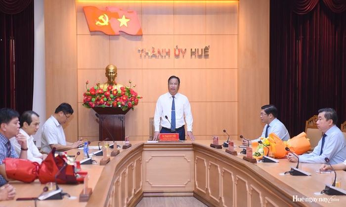 Đồng chí Phạm Đức Tiến phát biểu giao nhiệm vụ.