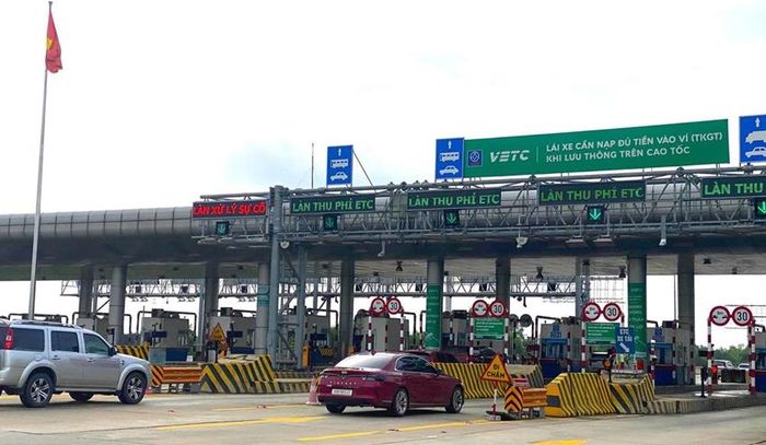 VETC quyết định chưa áp dụng và tạm dừng triển khai chính sách phí này để rà soát, lắng nghe thêm ý kiến khách hàng và xây dựng giải pháp phù hợp hơn