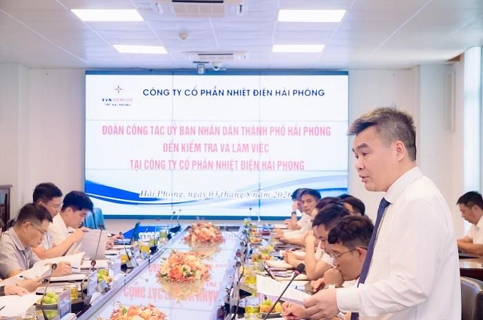 Ông Trần Xuân Trường - Quyền Tổng Giám đốc Công ty CP Nhiệt điện Hải Phòng báo cáo tình hình SXKD.