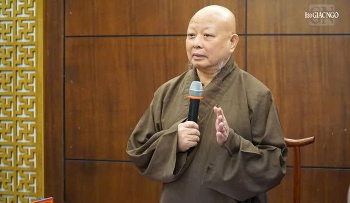 Hòa thượng Trưởng ban Kiến đàn đúc kết buổi họp