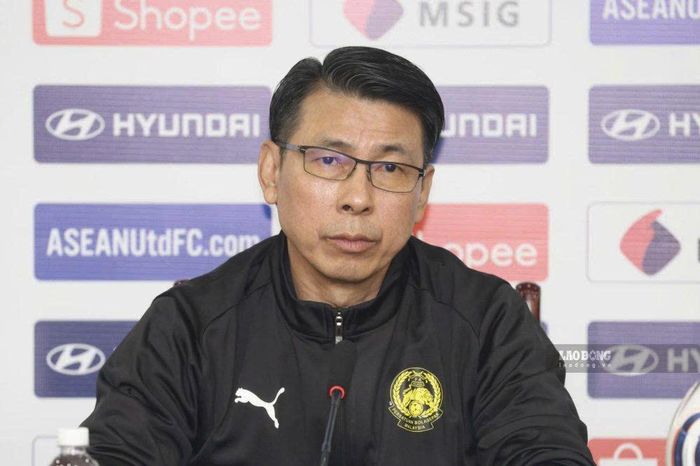 HLV Tan Cheng Hoe tự hào về các học trò dù để thua tuyển Việt Nam tại bán kết AFF Cup 2026 (Ảnh: Minh Dân). 