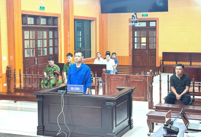 Vũ Bá Phóng bị TAND khu vực 6 - Quảng Ninh tuyên phạt 18 tháng tù về tội "Chống người thi hành công vụ".