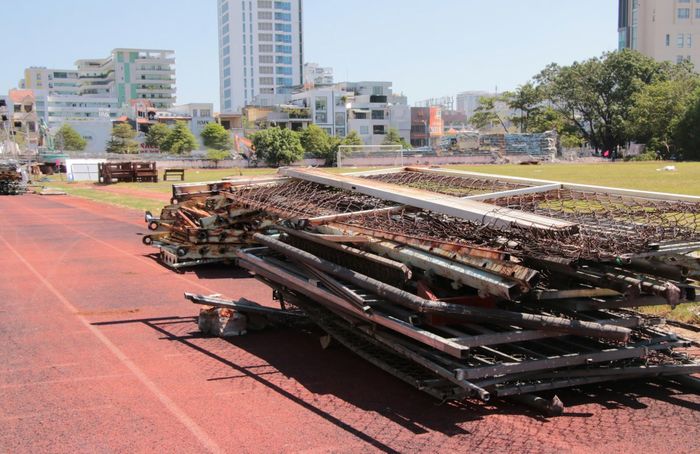  Tại ba lần đấu giá không thành công trước đó, khu đất vàng sân vận động Chi Lăng có mức giá lần lượt là hơn 9.706 tỷ đồng, 9.550 tỷ đồng và 9.320 tỷ đồng. 