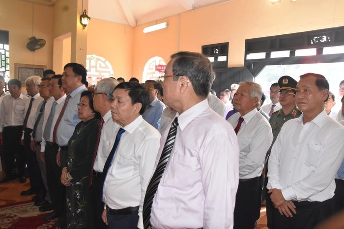 Các đại biểu tại lễ tưởng niệm.