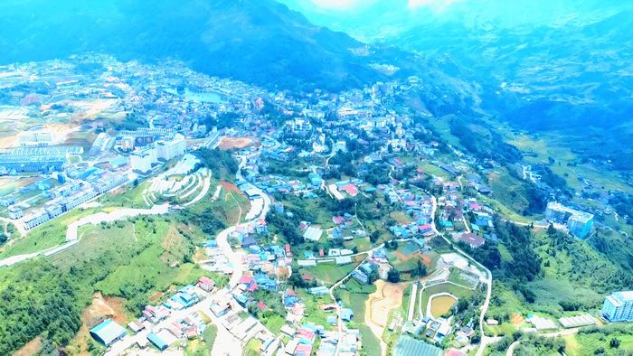 Toàn cảnh Sa Pa từ trên cao.