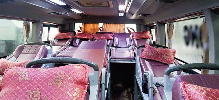 Xe khách bị lắp thêm 6 giường nằm đã bị CSGT phát hiện xử lý tài xế và chủ phương tiện.
