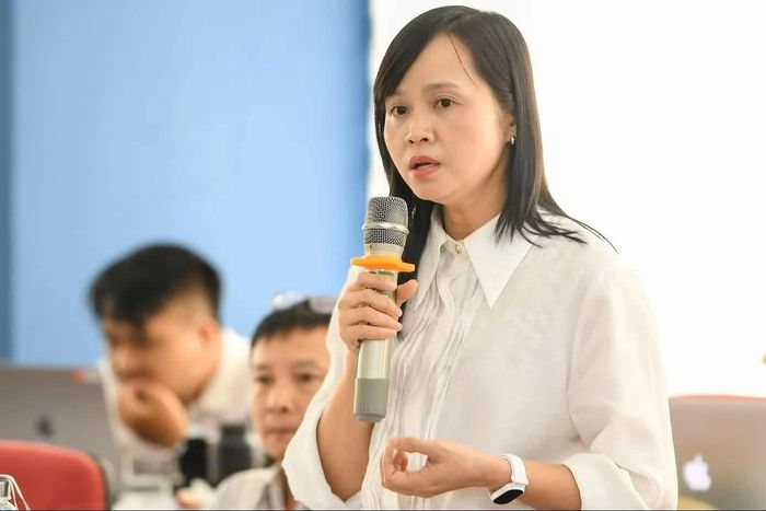 Bà Nguyễn Thị Quỳnh Chi - đại diện Cục Hải quan (Bộ Tài chính) thông tin tại tọa đàm. Ảnh Báo Tiền phong