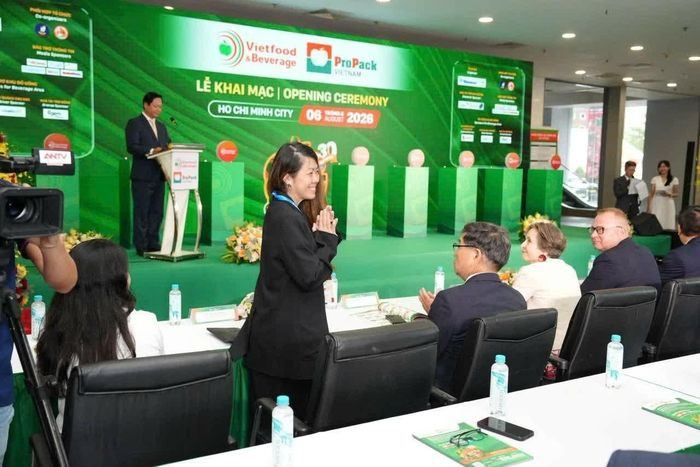 Bà Patsy Lim - Phó Tổng Giám đốc phụ trách Marketing của SABECO tại lễ khai mạc triển lãm ngày 6/8/2026. Ảnh: BTC