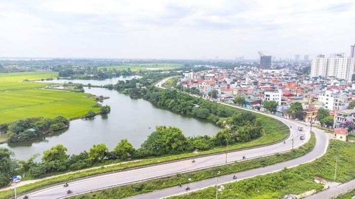 Khu đô thị Lĩnh Nam dự kiến bố trí quỹ căn hộ tái định cư phục vụ người dân bị ảnh hưởng bởi dự án Trục đại lộ cảnh quan sông Hồng. Trong ảnh là Đê Nguyễn Khoái hiện hữu.