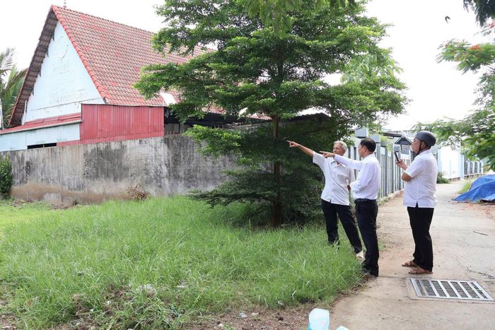 Đối với những vấn đề phức tạp, đại biểu cần đi thực tế, kiểm tra hiện trường, đối chiếu hồ sơ để xác định đúng nội dung cử tri kiến nghị. Ảnh: Bình Mỹ