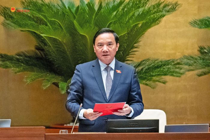 Phó Chủ tịch Quốc hội Nguyễn Khắc Định điều hành nội dung phiên họp. Ảnh: Phạm Thắng