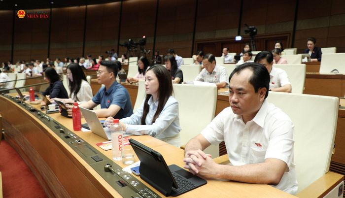 Các đại biểu tham dự phiên họp. Ảnh: Khánh Duy