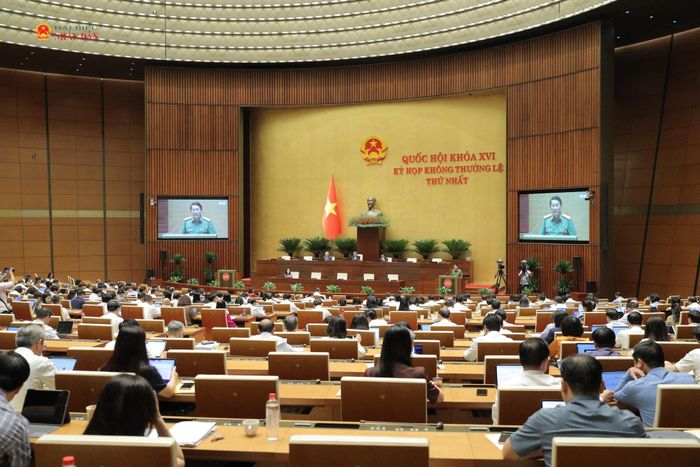 Quang cảnh phiên họp. Ảnh: Hồ Long