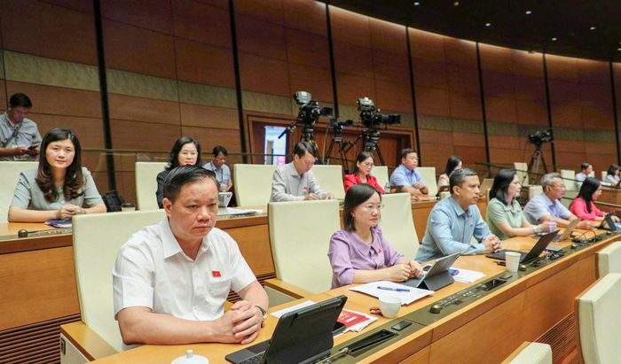 Đoàn ĐBQH tỉnh Nghệ An tham dự phiên họp sáng 20/8. Ảnh: Lâm Hiển