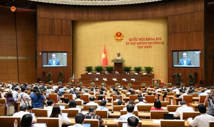 Toàn cảnh phiên họp tại Hội trường sáng 20/8. Ảnh: Lâm Hiển