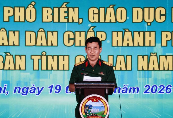 Chính ủy Bộ Chỉ huy quân sự tỉnh Gia Lai, Đại tá Võ Tấn Tài phát biểu tại Chương trình