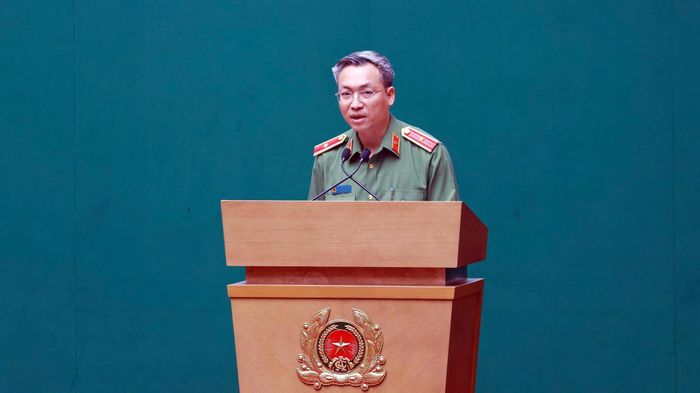 Chánh Văn phòng Bộ Công an Thiếu tướng Nguyễn Quốc Toản công bố các văn bản, quyết định tại Hội nghị