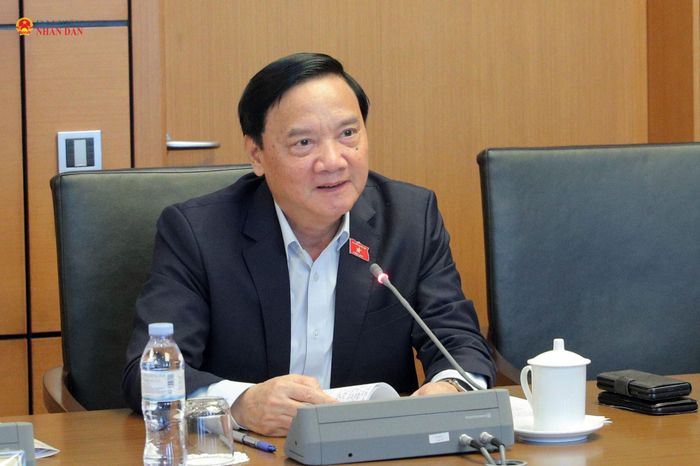 Phó Chủ tịch Quốc hội Nguyễn Khắc Định phát biểu thảo luận tại Tổ 4