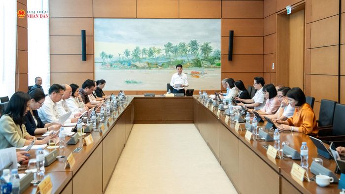 Toàn cảnh phiên thảo luận tại Tổ 11 gồm: Đoàn ĐBQH TP. Hải Phòng, Quảng Ngãi