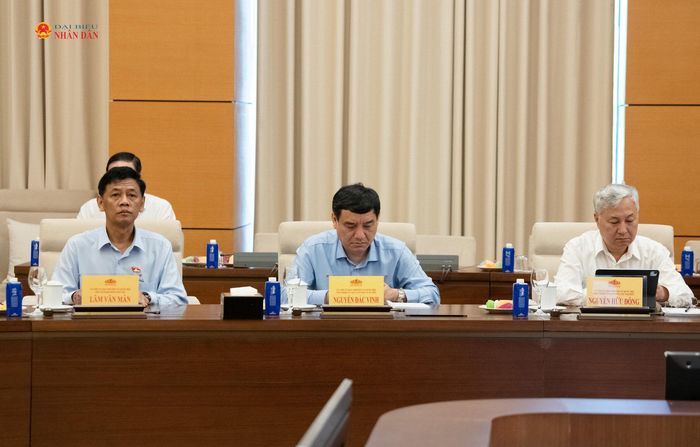 Các đại biểu tham dự phiên họp