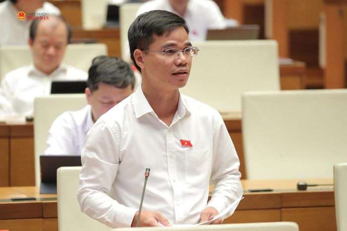 ĐBQH Nguyễn Xuân Nghiêm (TP. Đà Nẵng) phát biểu thảo luận tại hội trường. Ảnh: Hồ Long