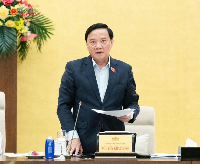 Phó Chủ tịch Quốc hội Nguyễn Khắc Định điều hành nội dung thảo luận