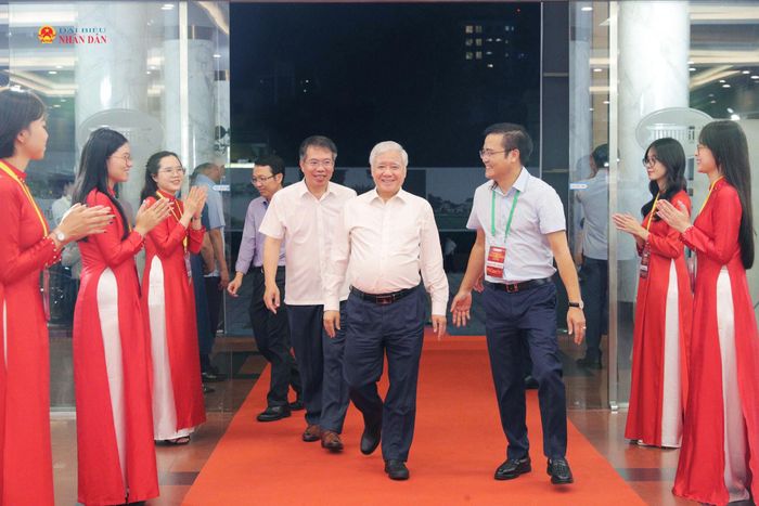 Phó Chủ tịch Thường trực Quốc hội Đỗ Văn Chiến đến dự chương trình. Ảnh: Hồ Long