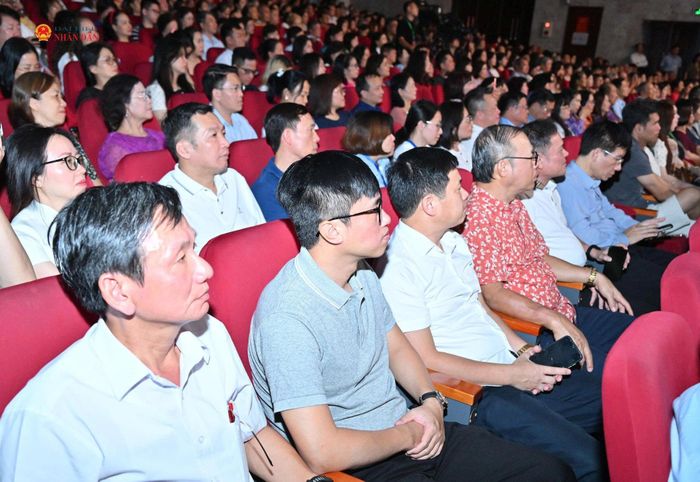 Các đại biểu tham dự chương trình. Ảnh: Quang Khánh