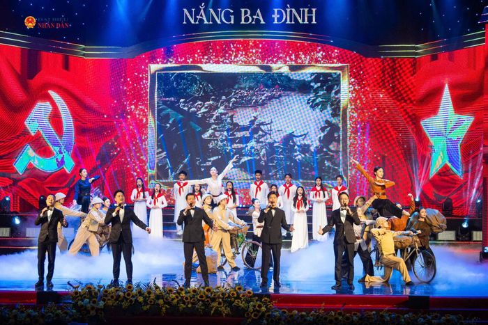 Tiết mục văn nghệ tại chương trình. Ảnh: Phạm Thắng