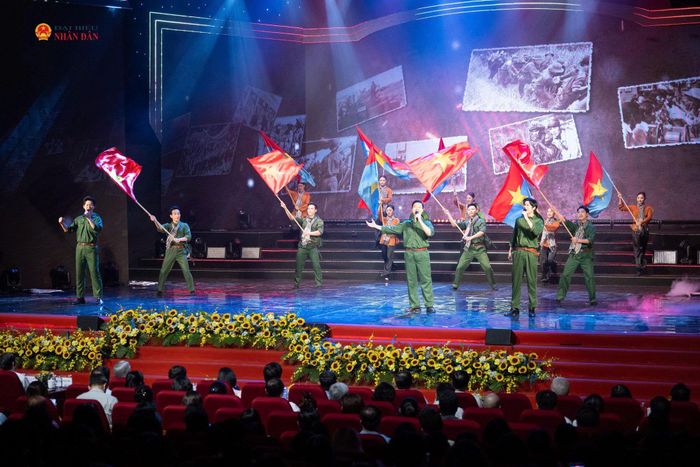 Tiết mục văn nghệ tại chương trình. Ảnh: Phạm Thắng