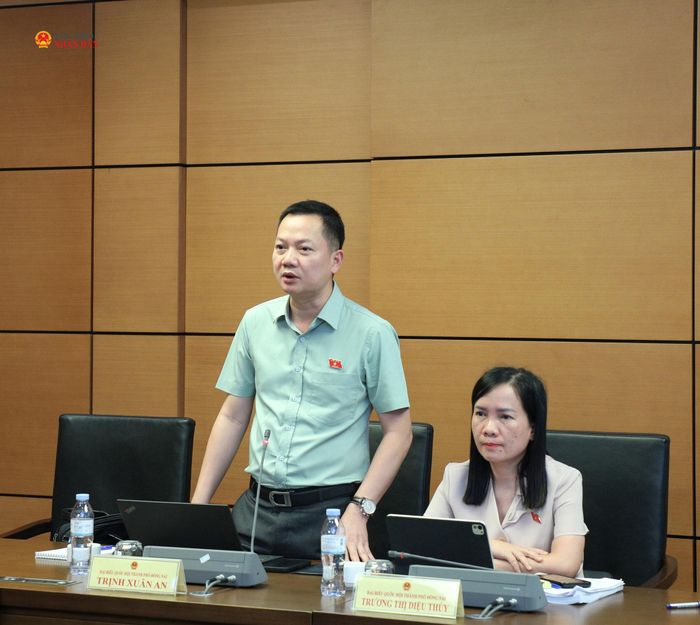 ĐBQH Trịnh Xuân An (TP. Đồng Nai) phát biểu thảo luận tại tổ