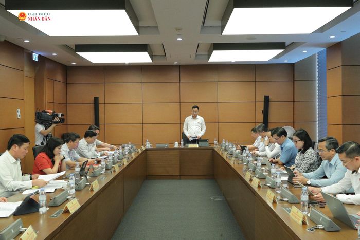 Toàn cảnh phiên thảo luận Tổ 15 (Đoàn ĐBQH TP. Đà Nẵng, tỉnh Phú Thọ)