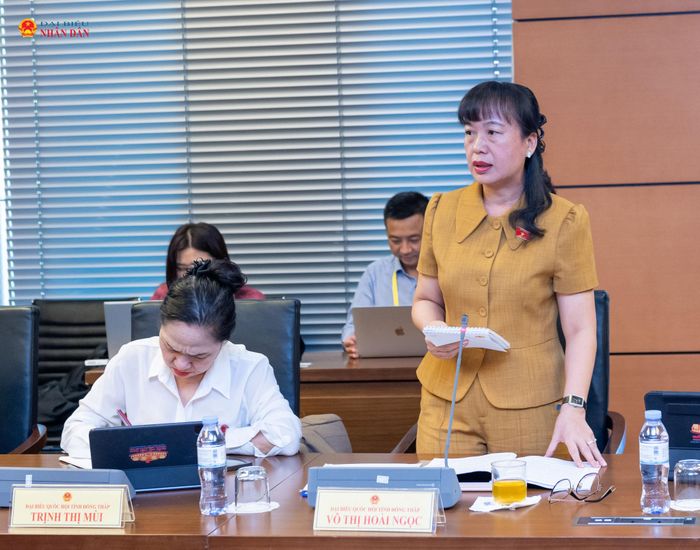 ĐBQH Võ Thị Hoài Ngọc (Đồng Tháp) phát biểu thảo luận tại Tổ 14