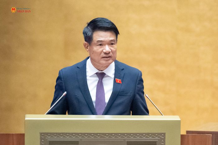 Viện trưởng Viện kiểm sát nhân dân tối cao Nguyễn Huy Tiến trình bày Tờ trình về dự án Bộ luật Tố tụng hình sự (sửa đổi)