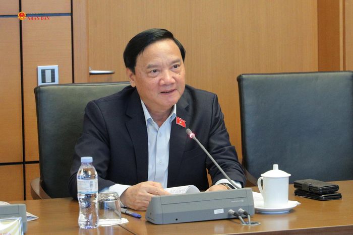 Phó Chủ tịch Quốc hội Nguyễn Khắc Định (Khánh Hòa) phát biểu thảo luận tại Tổ 4