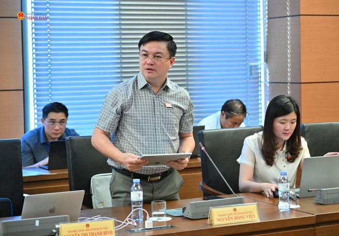 ĐBQH Nguyễn Hồng Việt (Hưng Yên) phát biểu thảo luận tại Tổ 5