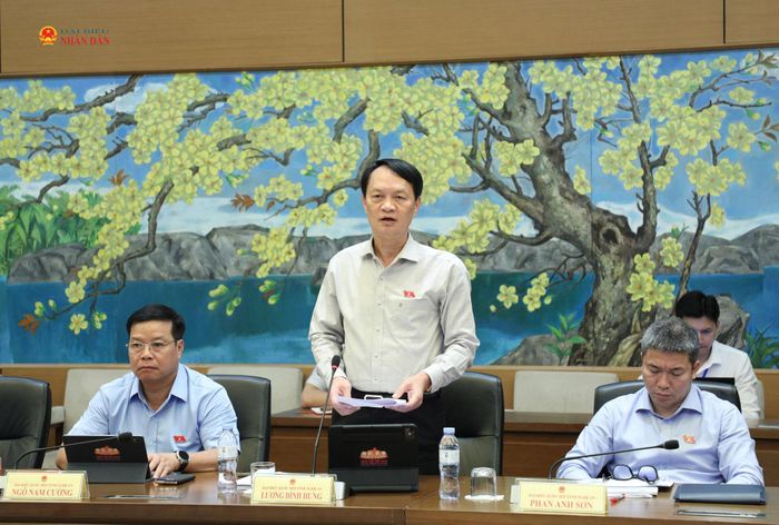 ĐBQH Lương Đình Hưng (Nghệ An) phát biểu thảo luận tại Tổ 7