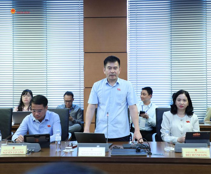 ĐBQH Nguyễn Trung Kiên (TP. Đồng Nai) phát biểu thảo luận tại Tổ 6