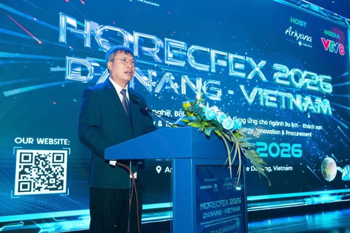 Ông Hồ Quang Bửu, Phó Chủ tịch UBND TP. Đà Nẵng nhấn mạnh vai trò của công nghệ, đổi mới sáng tạo và sự liên kết giữa chính quyền - doanh nghiệp - nhà đầu tư trong việc nâng cao năng lực cạnh tranh của ngành du lịch, dịch vụ.