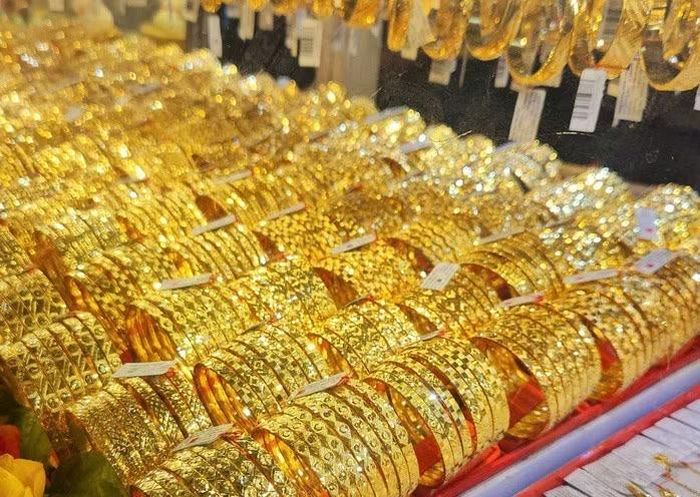 Giá vàng hưởng lợi khi đồng USD suy yếu.